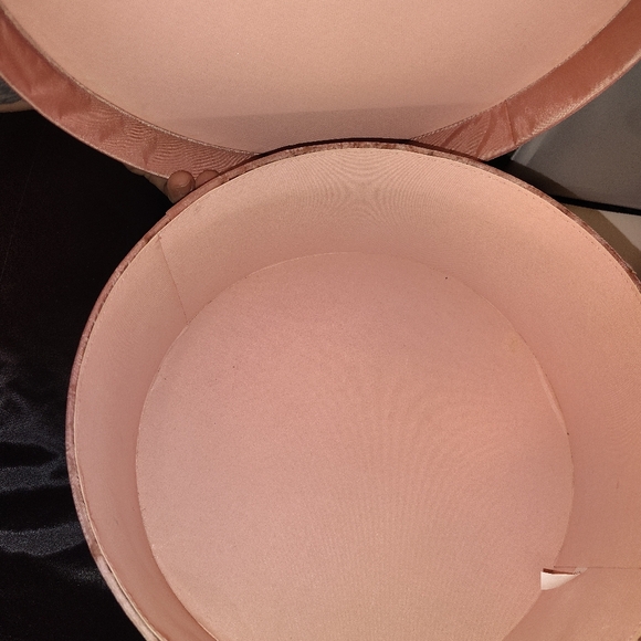 Vintage RARE The Raymond Waits Once Upon A Rose satin covered  hat box set main image 2